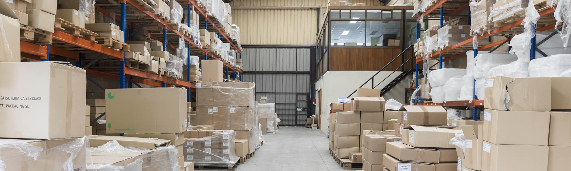 Zubelzu dispone de más de 1000 metros cuadrados dedicados a ofrecerte el mejor servicio de embalaje y packaging